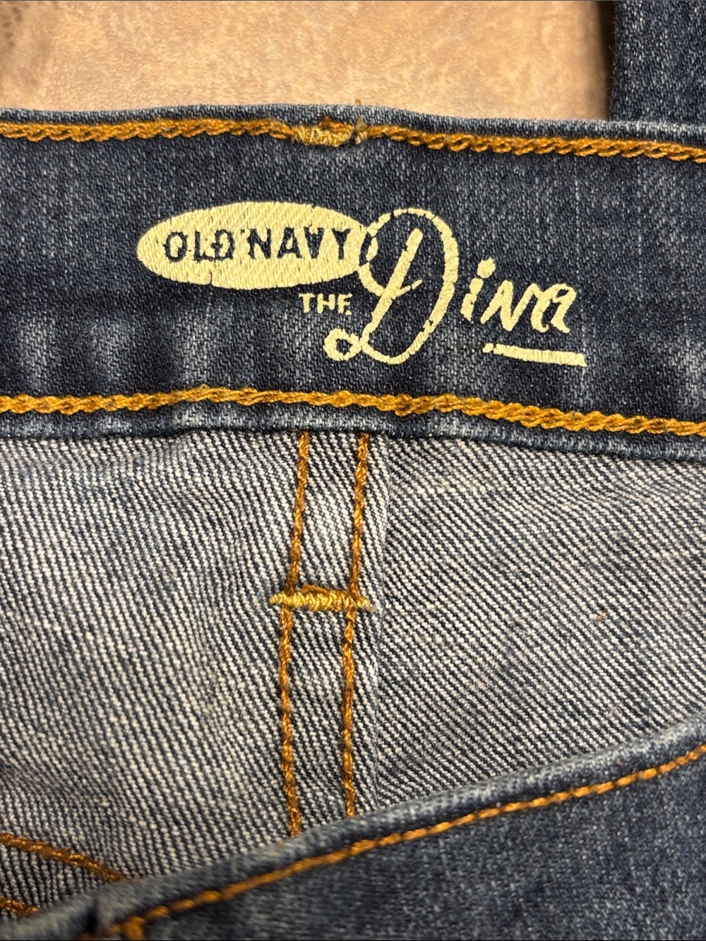 Old Navy The Diva Mid-rise Straight Leg Jeans - Picture 6 of 7